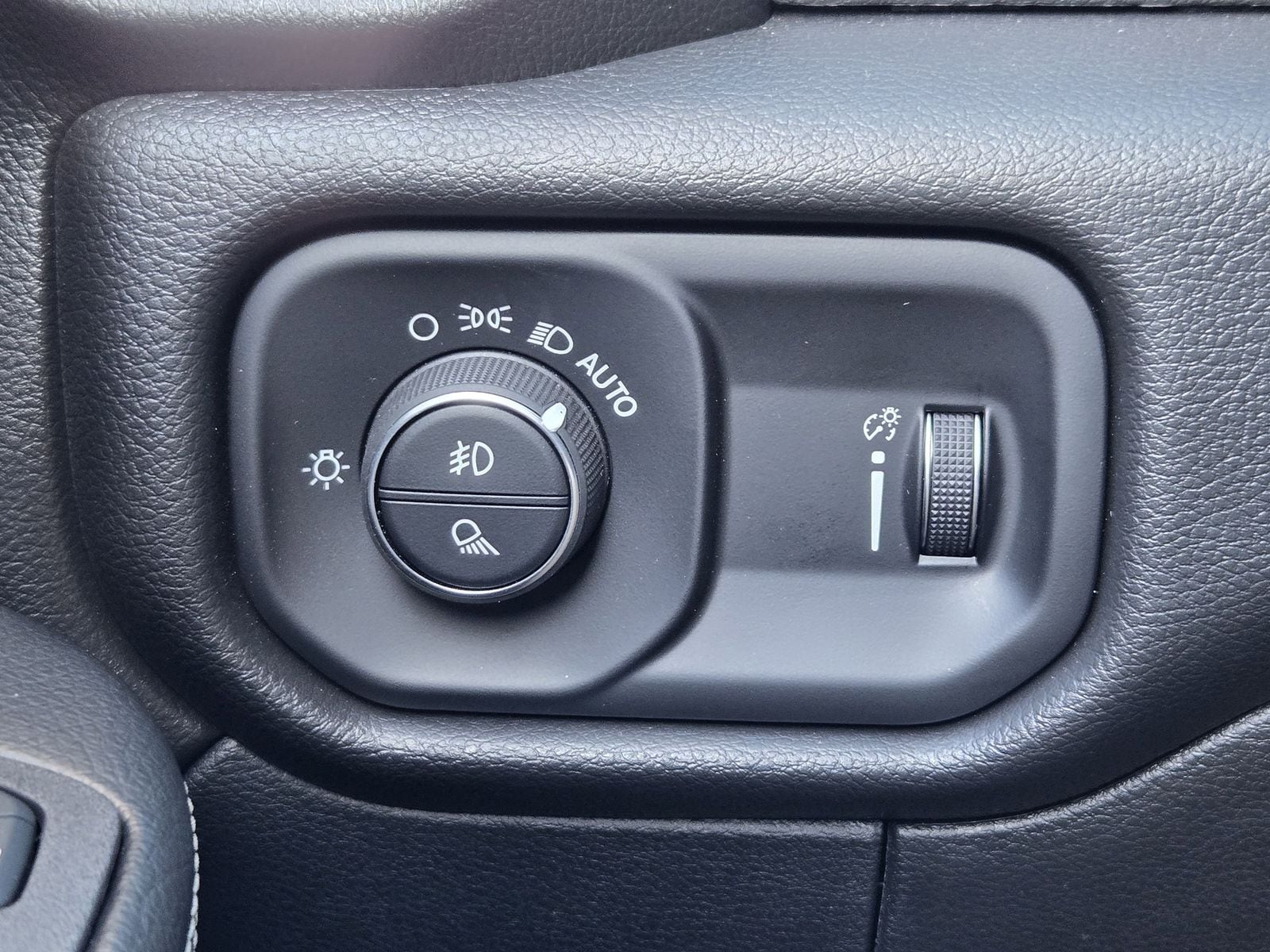 New 2025 Diamond Black Crystal Pearlcoat Ram BIG HORN CREW CAB 4X2 6