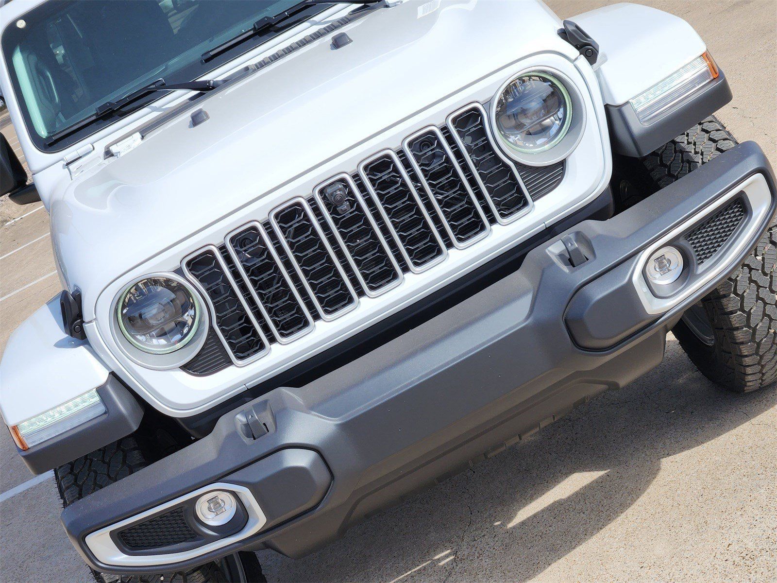 New 2026 Bright White Jeep 4-DOOR SAHARA image 14
