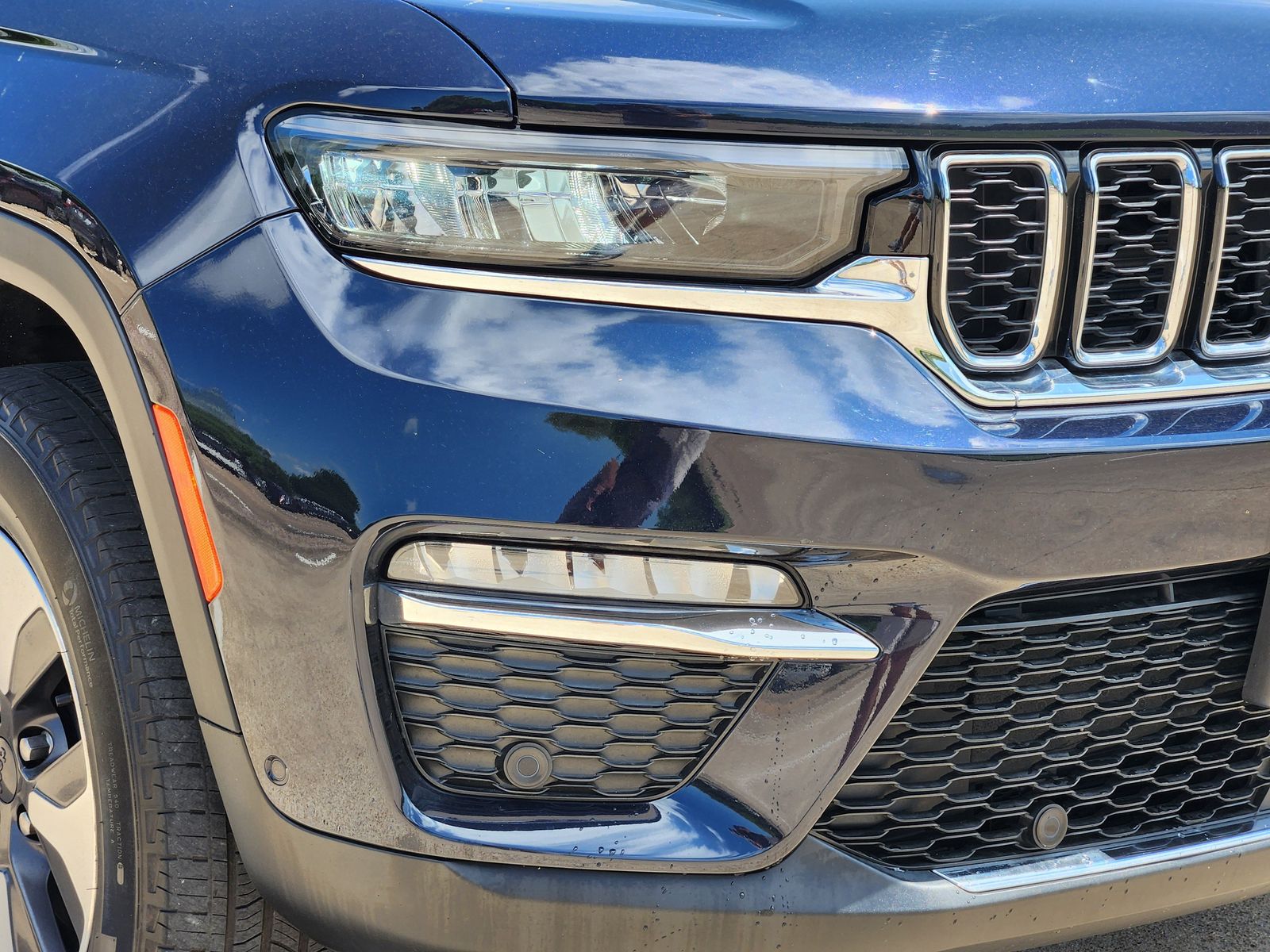 Used 2023 Midnight Sky Jeep Base image 9