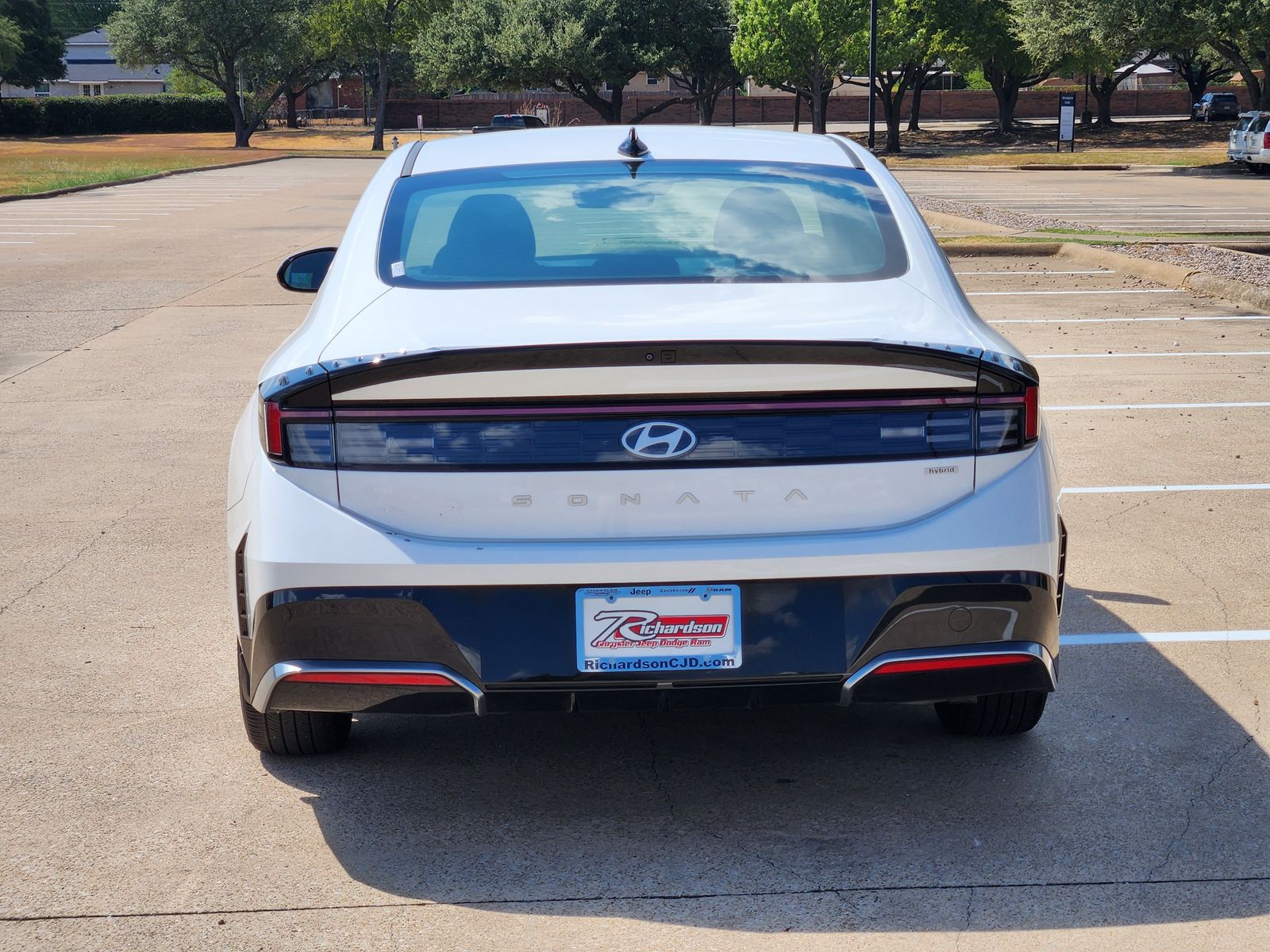 Used 2025 Serenity White Hyundai SEL image 5
