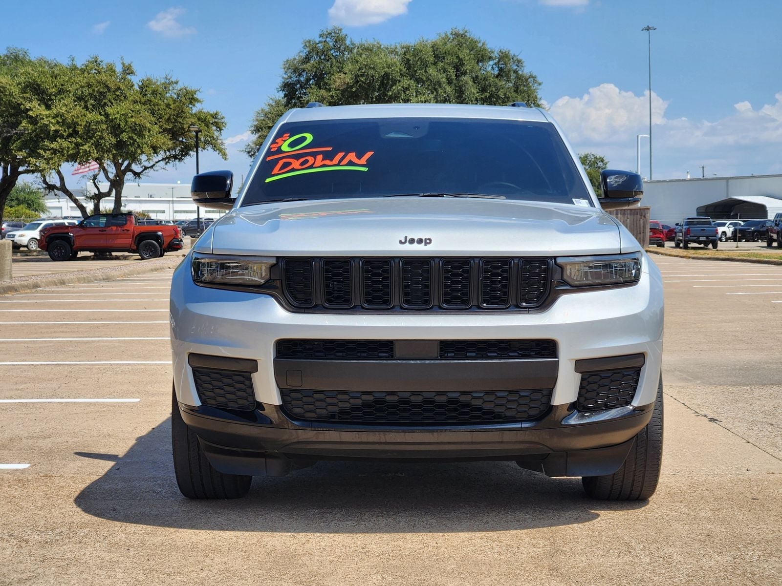 Used 2024 Silver Zynith Jeep Laredo image 7