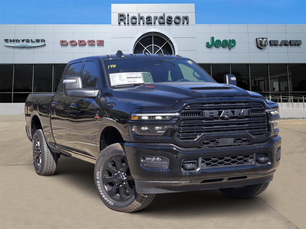 New 2025 Ram 2500 LARAMIE CREW CAB 4X4 6'4 BOX Pickup