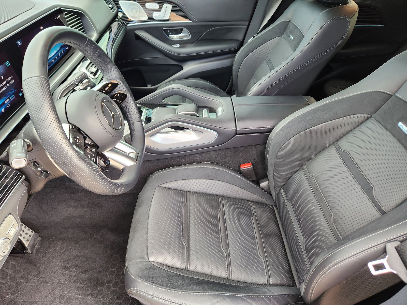 Used 2024 Black Mercedes-Benz 4MATIC® image 23