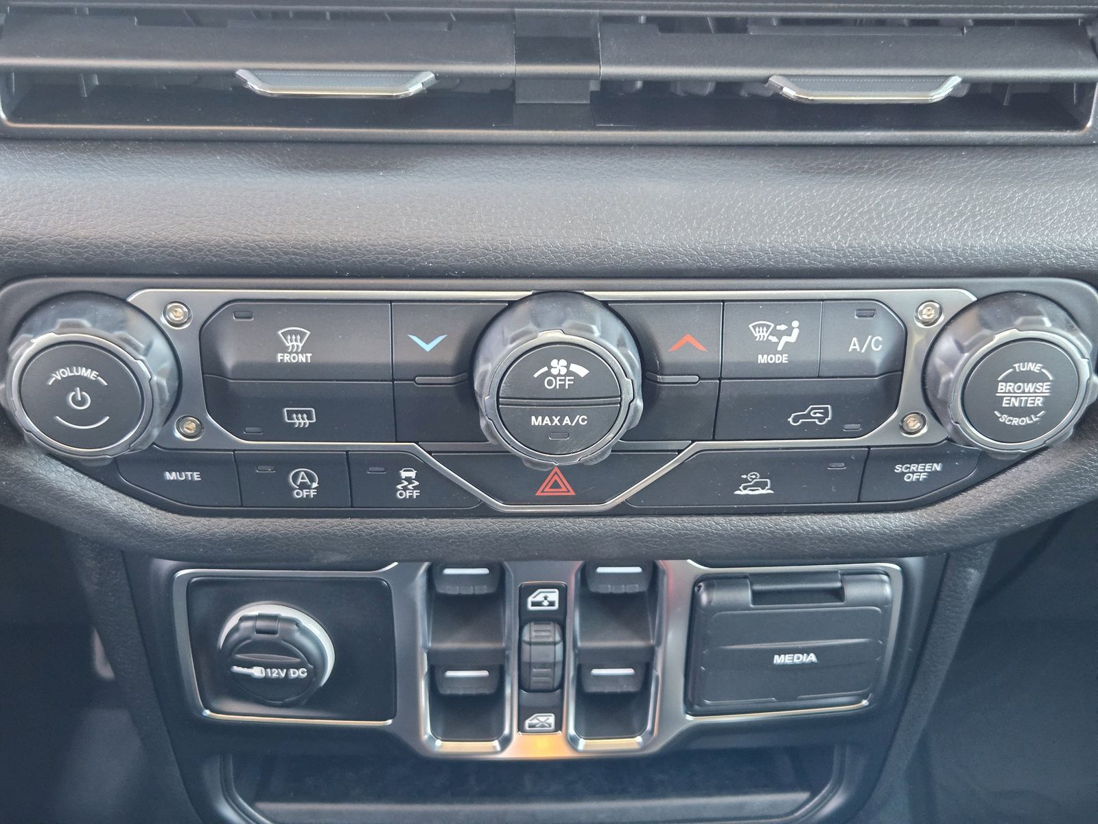 New 2026 41 Jeep 4-DOOR SPORT image 20