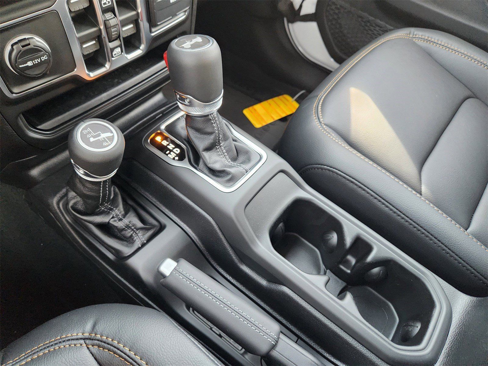 New 2026 Bright White Jeep 4-DOOR SAHARA image 29