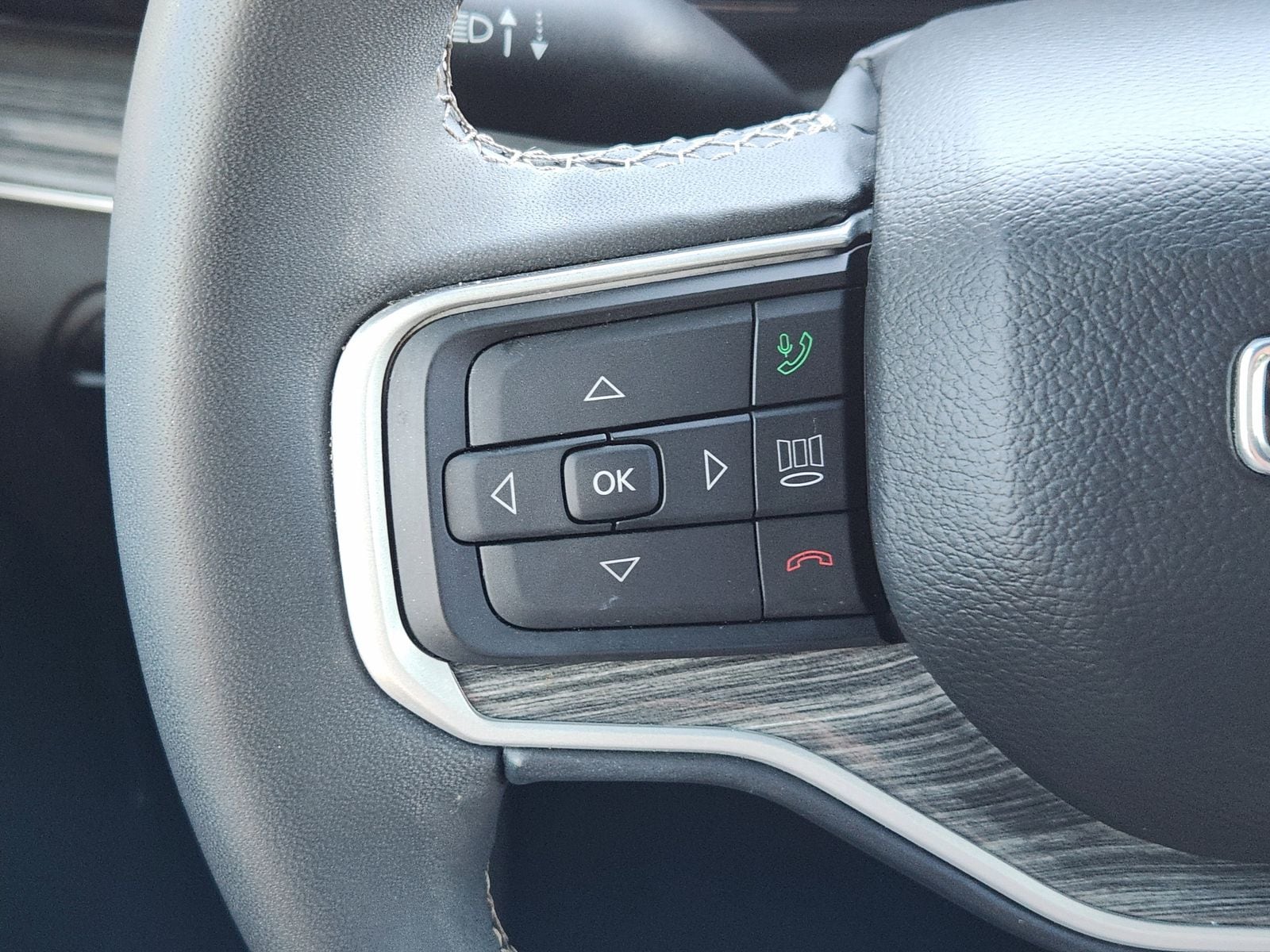 Used 2022 Velvet Red Pearlcoat Jeep Series II image 36