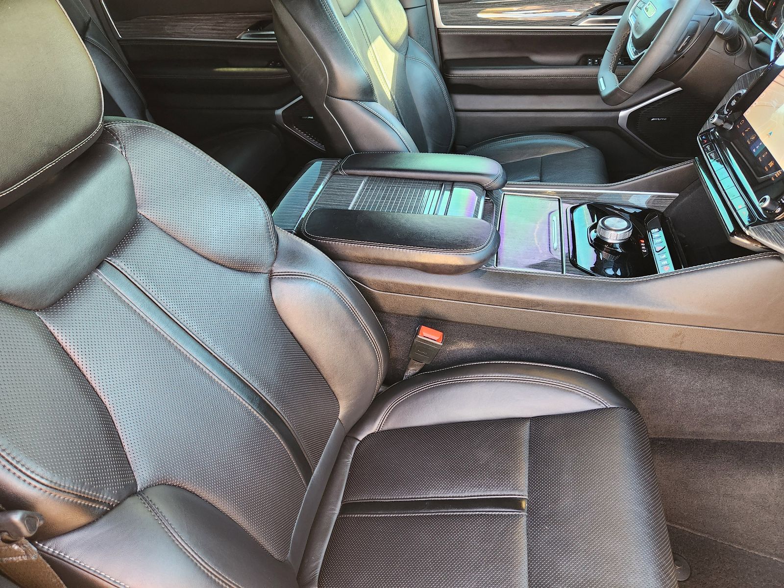 Used 2022 Velvet Red Pearlcoat Jeep Series II image 22