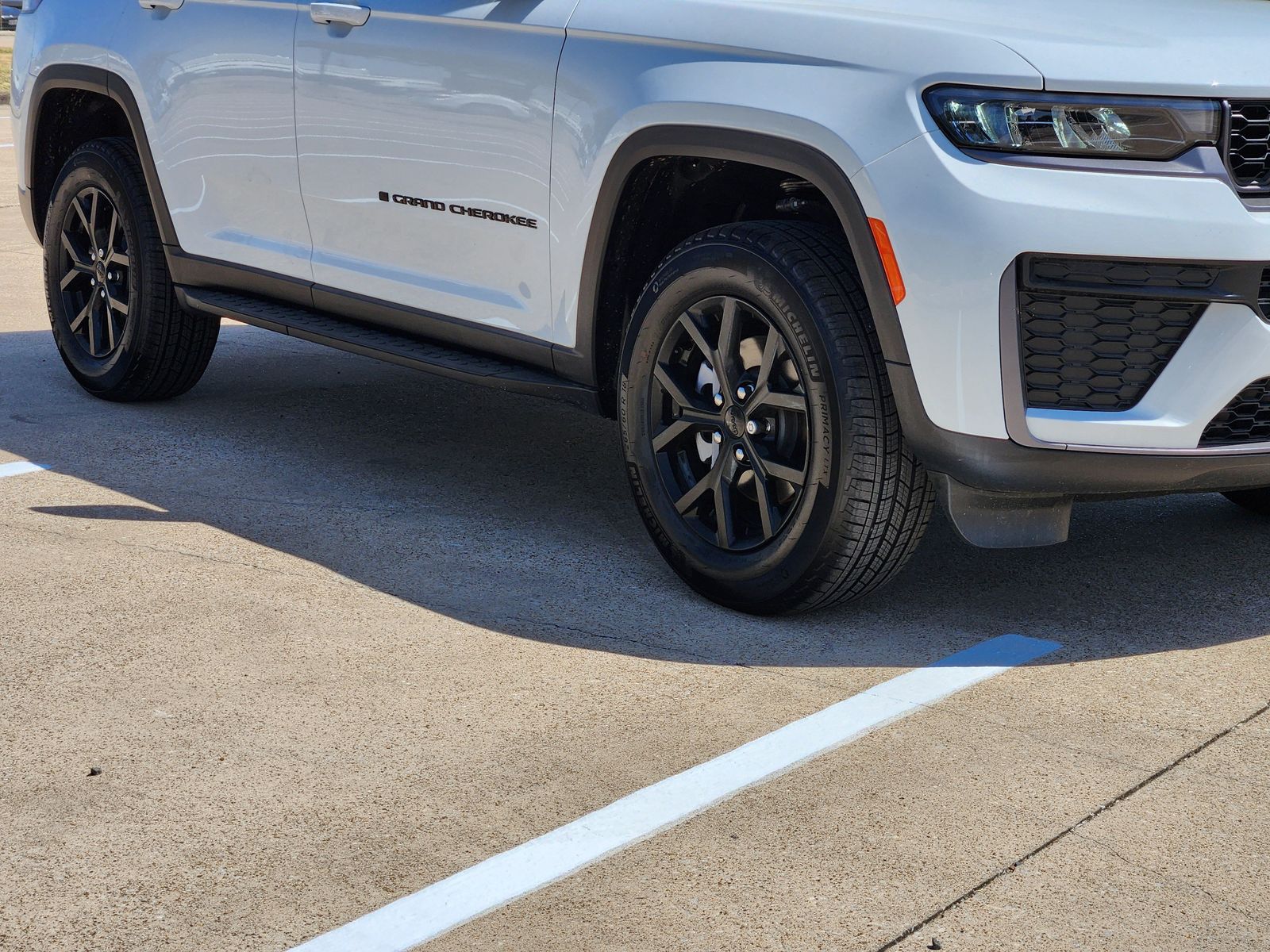 New 2026 Bright White Jeep LAREDO ALTITUDE 4X2 image 11