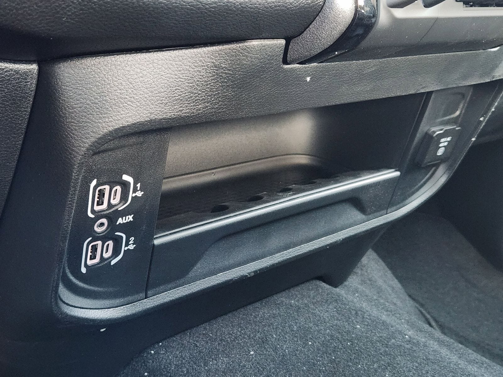 New 2026 Diamond Black Crystal Pearlcoat Ram TRADESMAN CREW CAB 4X4 6