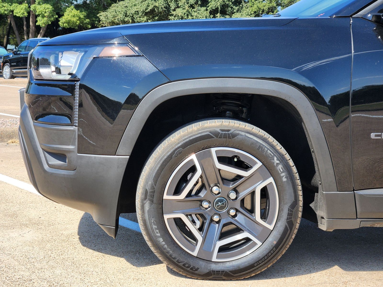 New 2026 Diamond Black Crystal Pearlcoat Jeep LIMITED 4X4 image 8