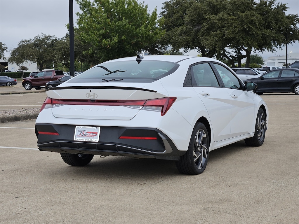 Used 2025 Hyundai Elantra SEL Sport Sedan