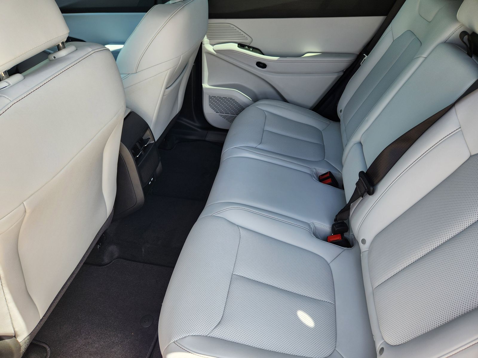 New 2026 Red Hot Pearlcoat Jeep LIMITED 4X4 image 39