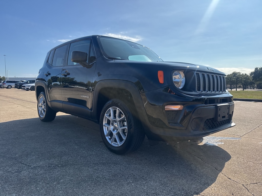 Used 2023 Jeep Renegade Latitude SUV