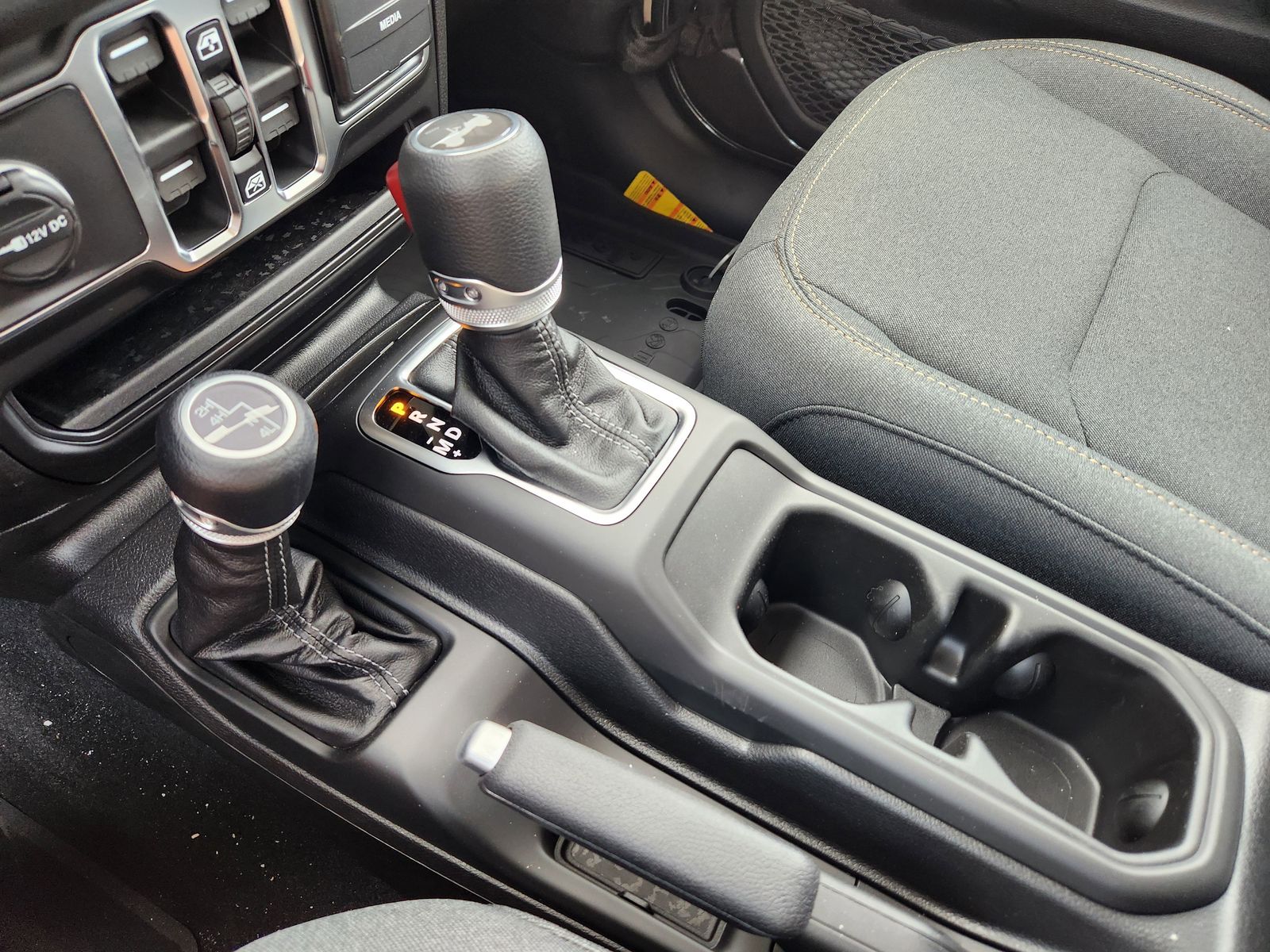 New 2026 Granite Crystal Jeep 4-DOOR SPORT image 27