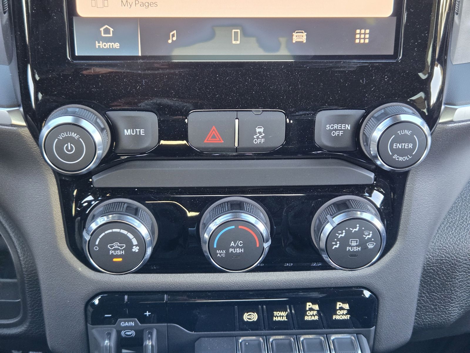 New 2025 Diamond Black Crystal Pearlcoat Ram BIG HORN CREW CAB 4X2 6