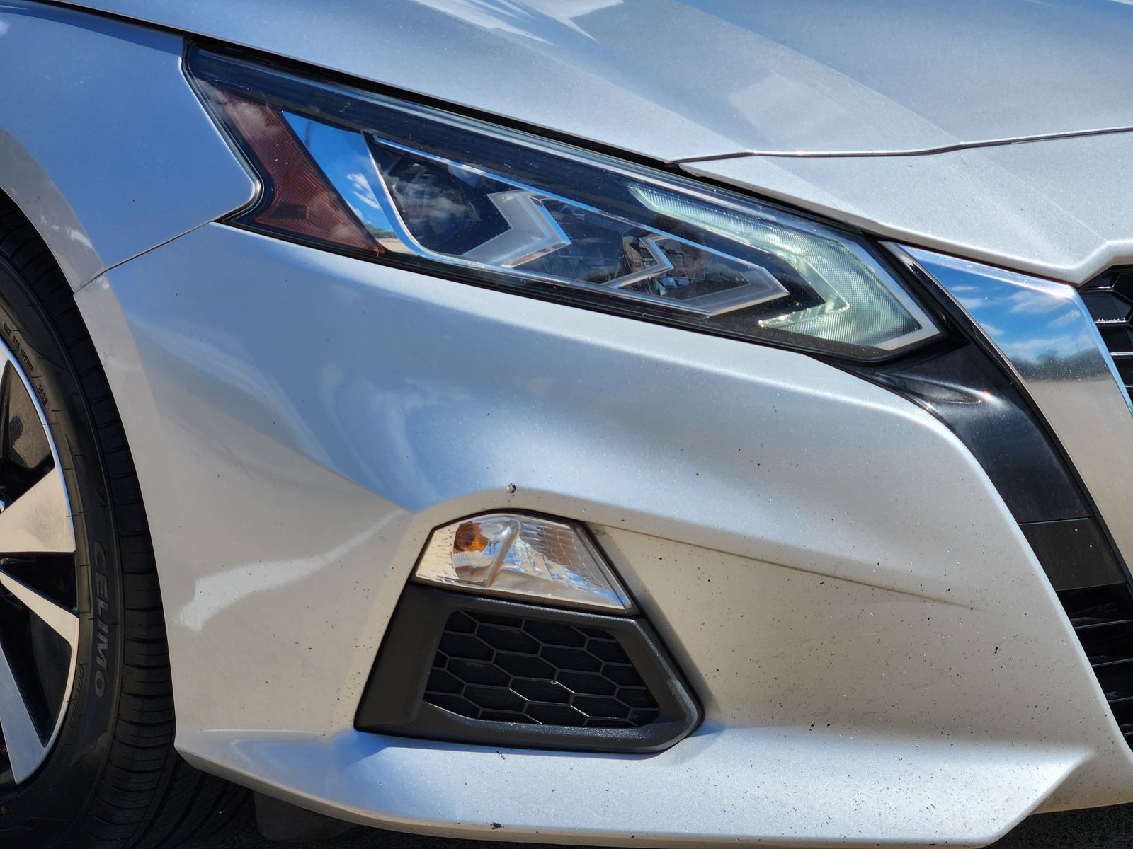 Used 2022 Brilliant Silver Nissan 2.5 SV image 8