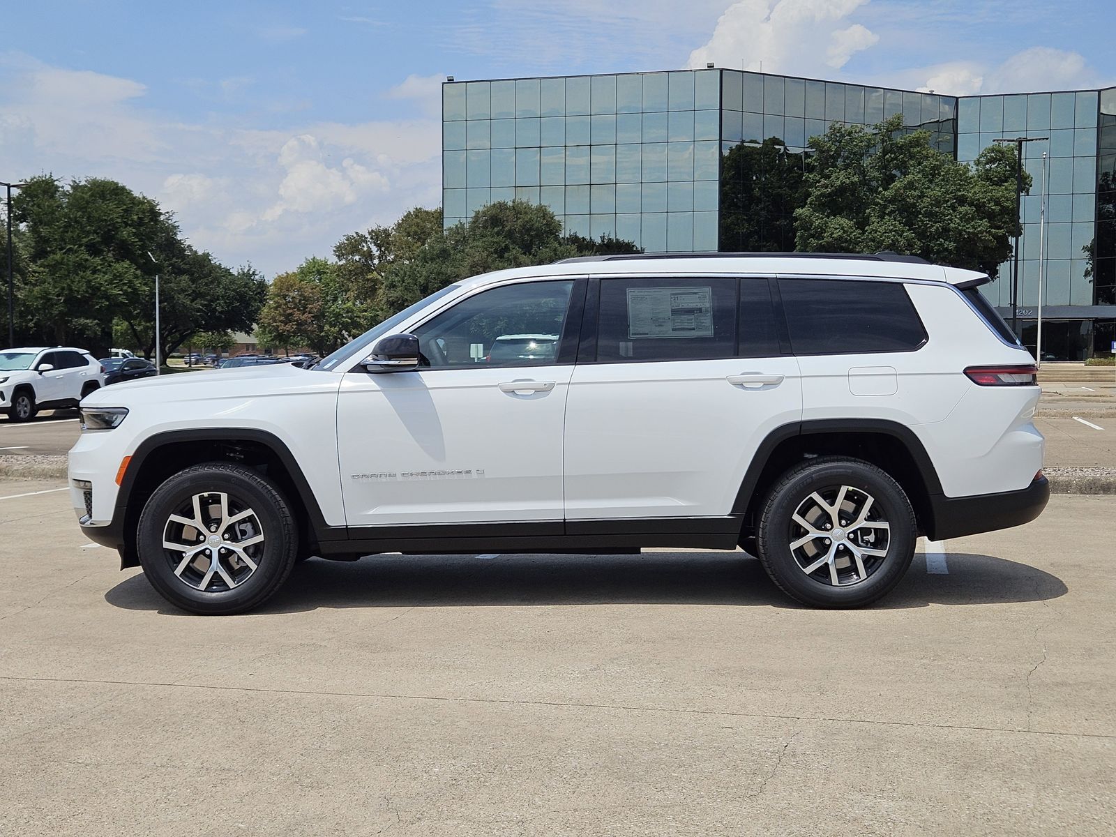 New 2025 Bright White Jeep L LIMITED 4X4 image 3