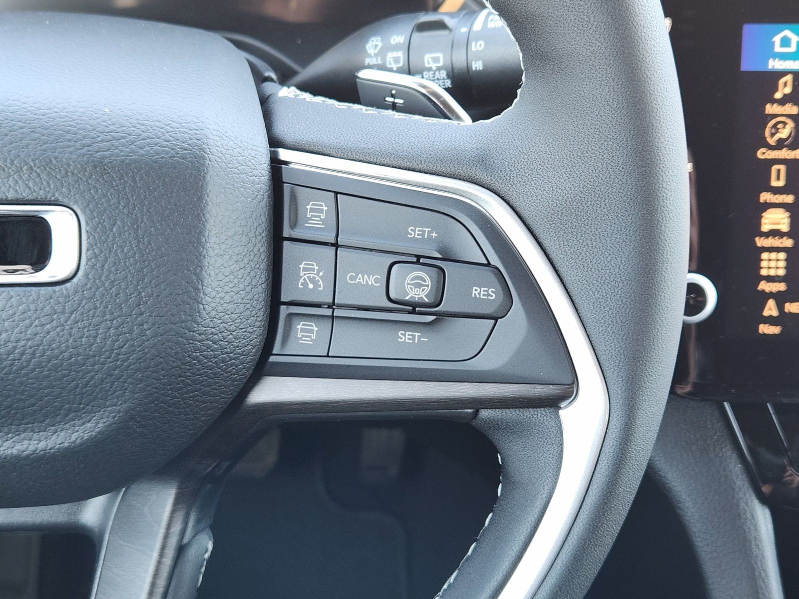 New 2026 Bright White Jeep LAREDO ALTITUDE 4X4 image 28