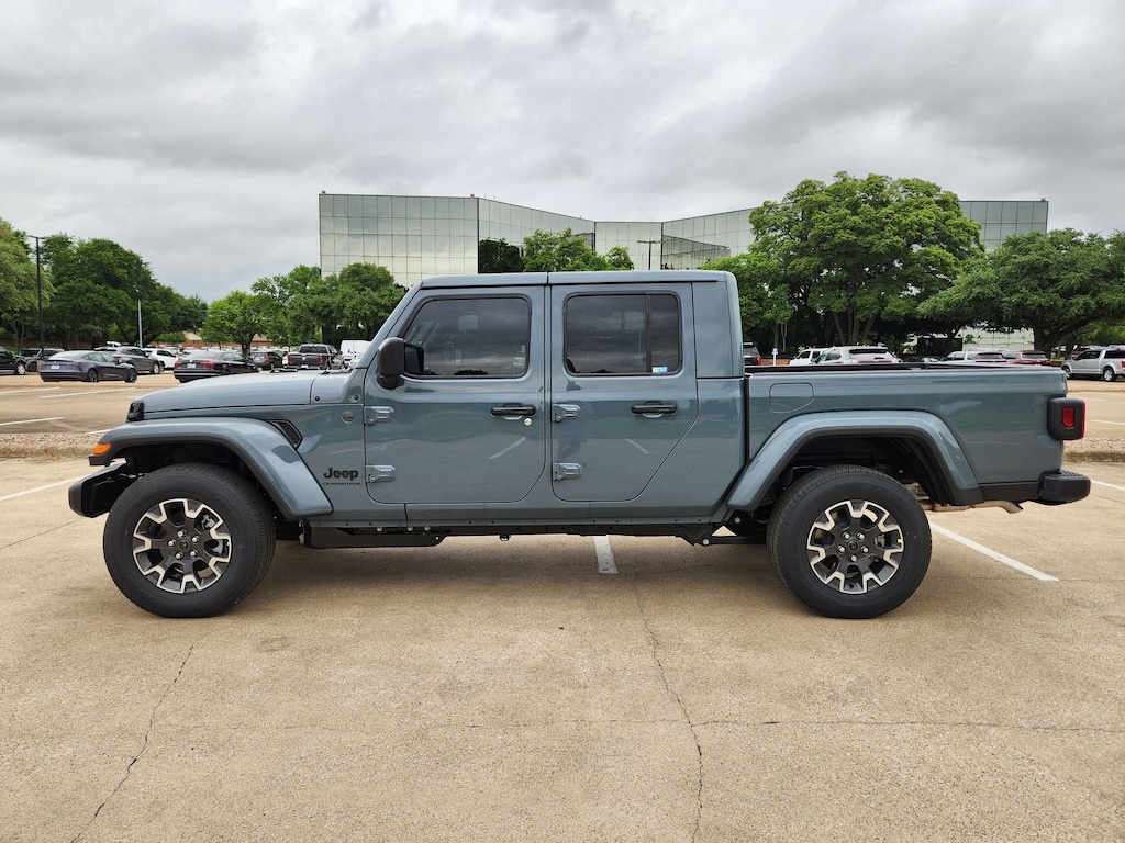 New 2026 Jeep Gladiator SAHARA 4X4 Pickup