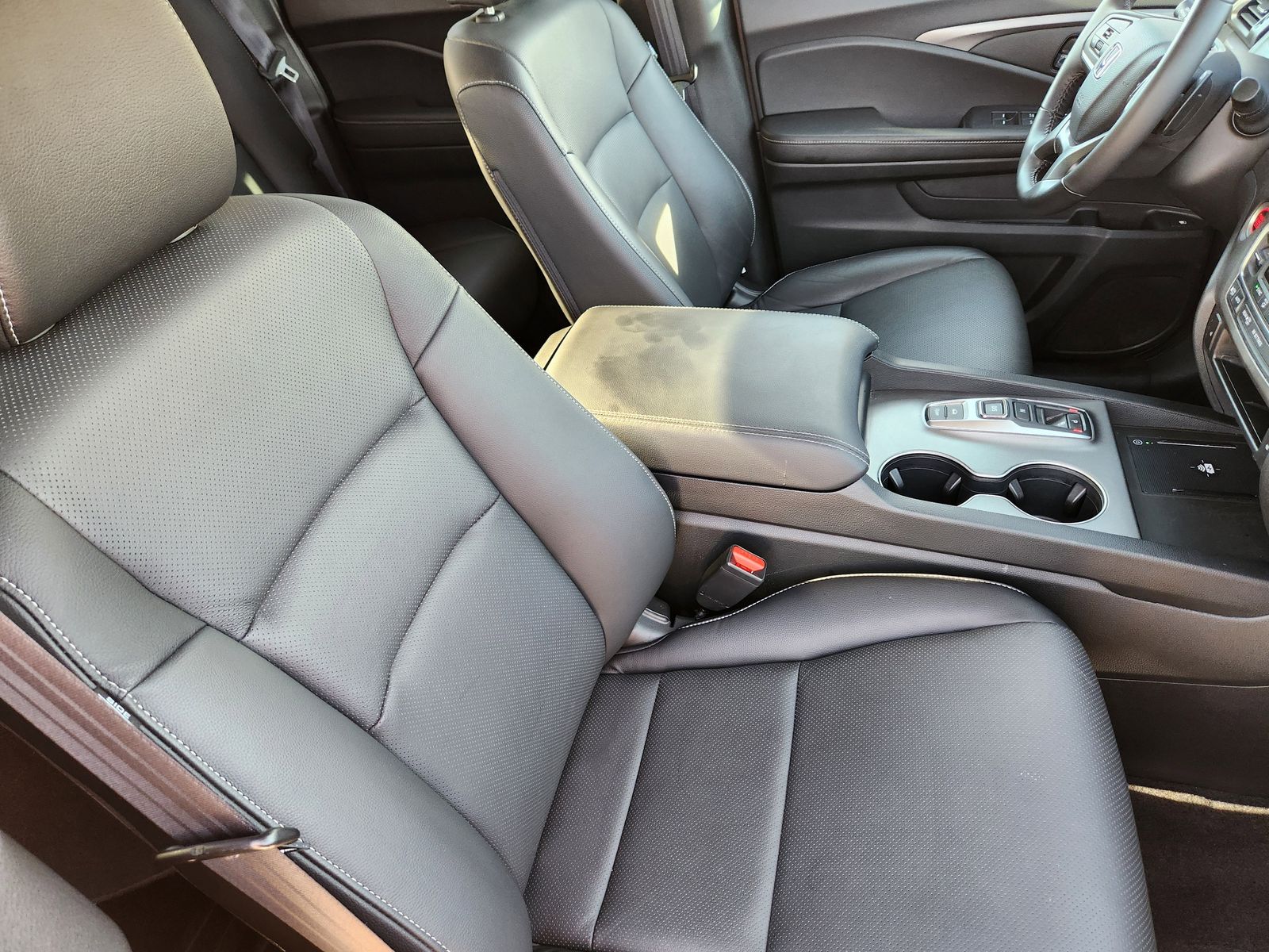 Used 2025 Crystal Black Pearl Honda RTL image 22