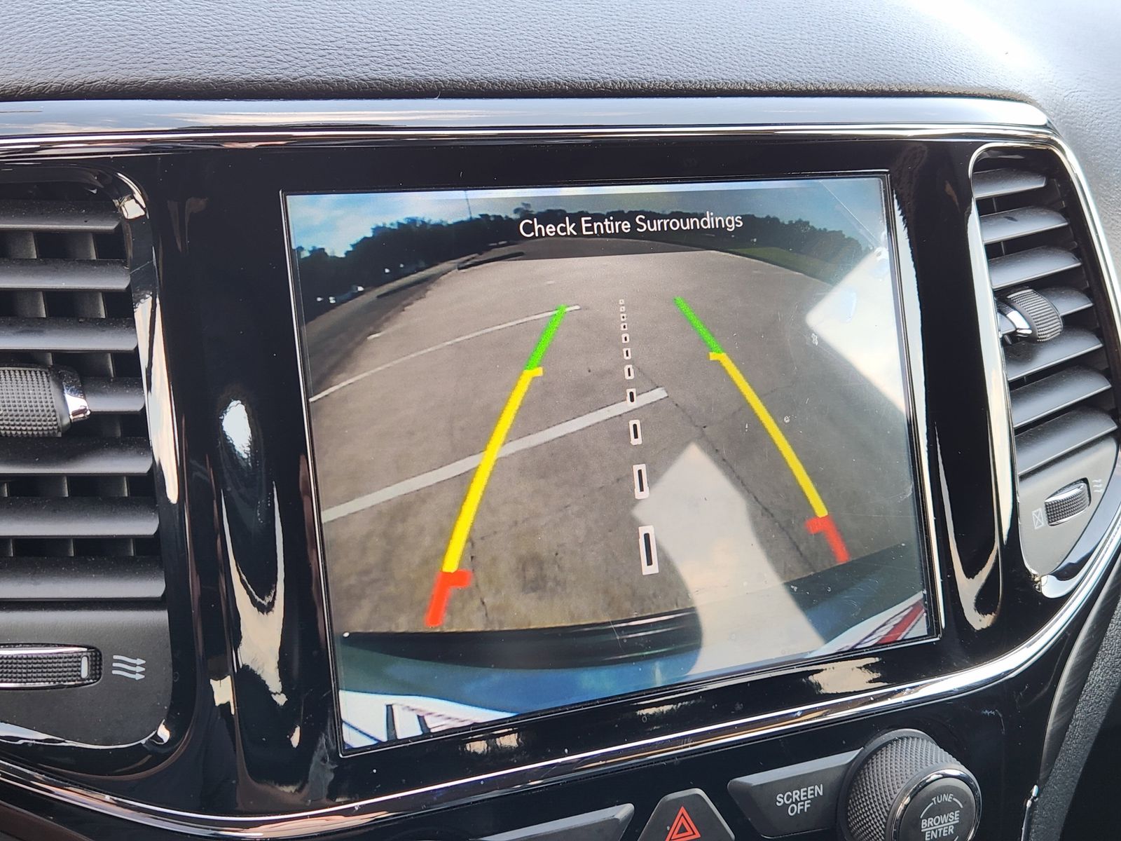 Used 2020 Sting-Gray Clearcoat Jeep Laredo image 26