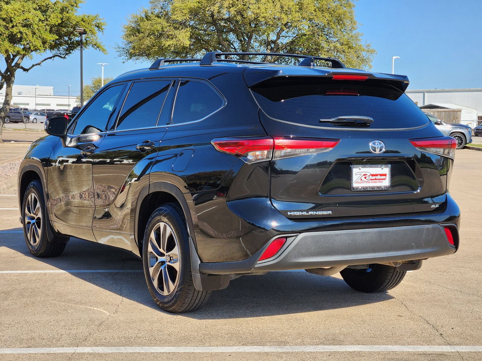 Used 2021 Midnight Black Toyota XLE image 4