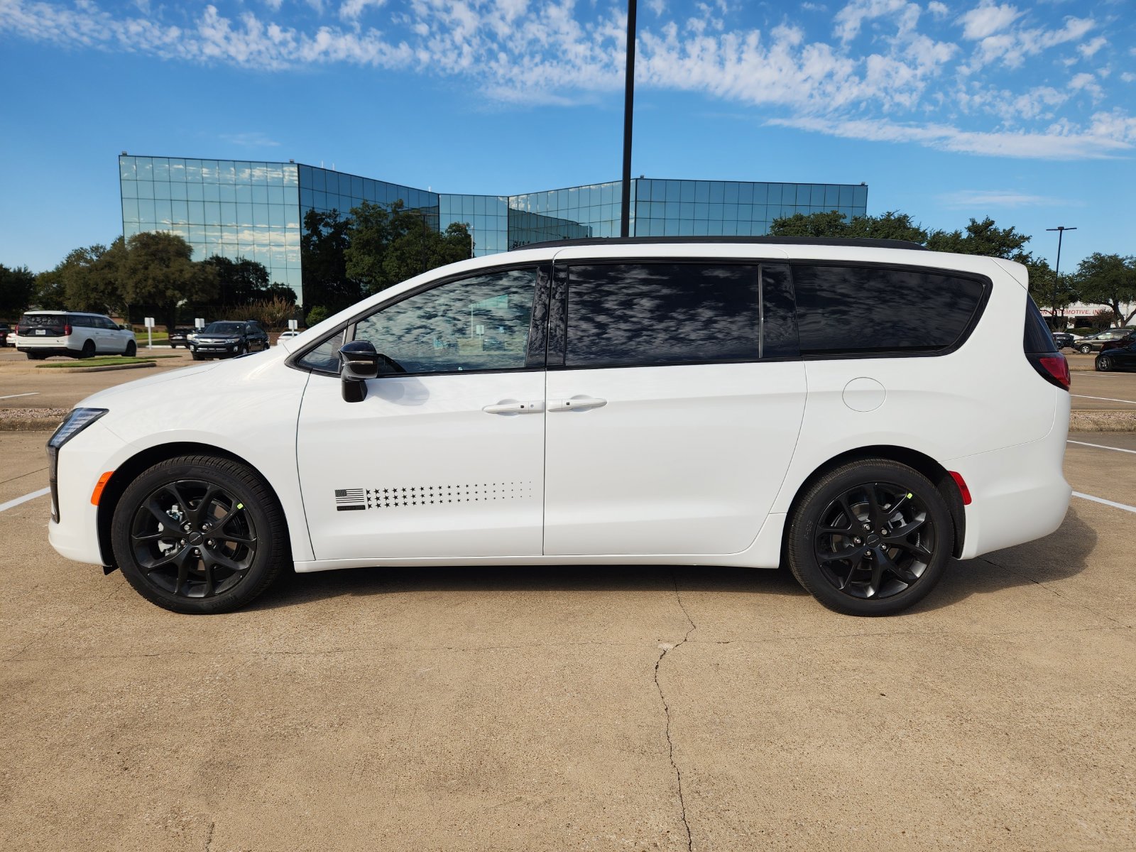 New 2027 Chrysler Pacifica SELECT Passenger Van
