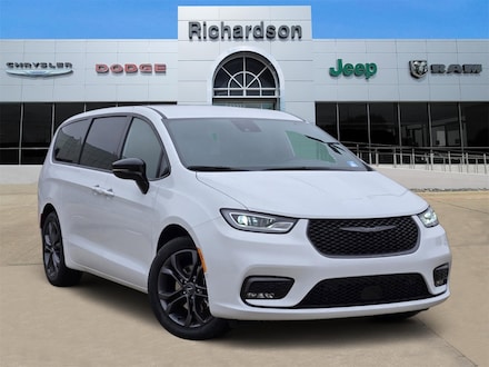 2026 Chrysler Pacifica SELECT Passenger Van