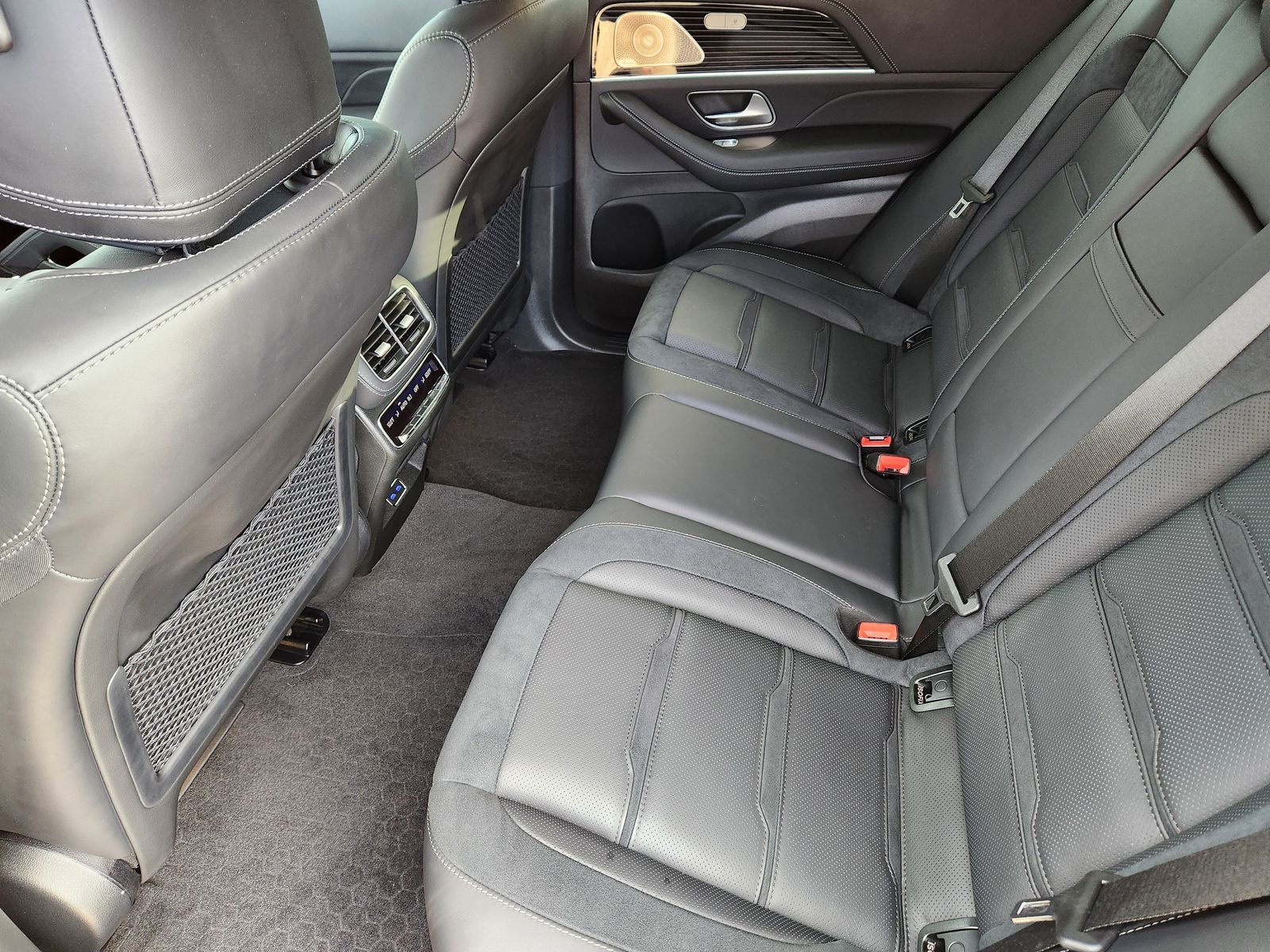 Used 2024 Black Mercedes-Benz 4MATIC® image 41