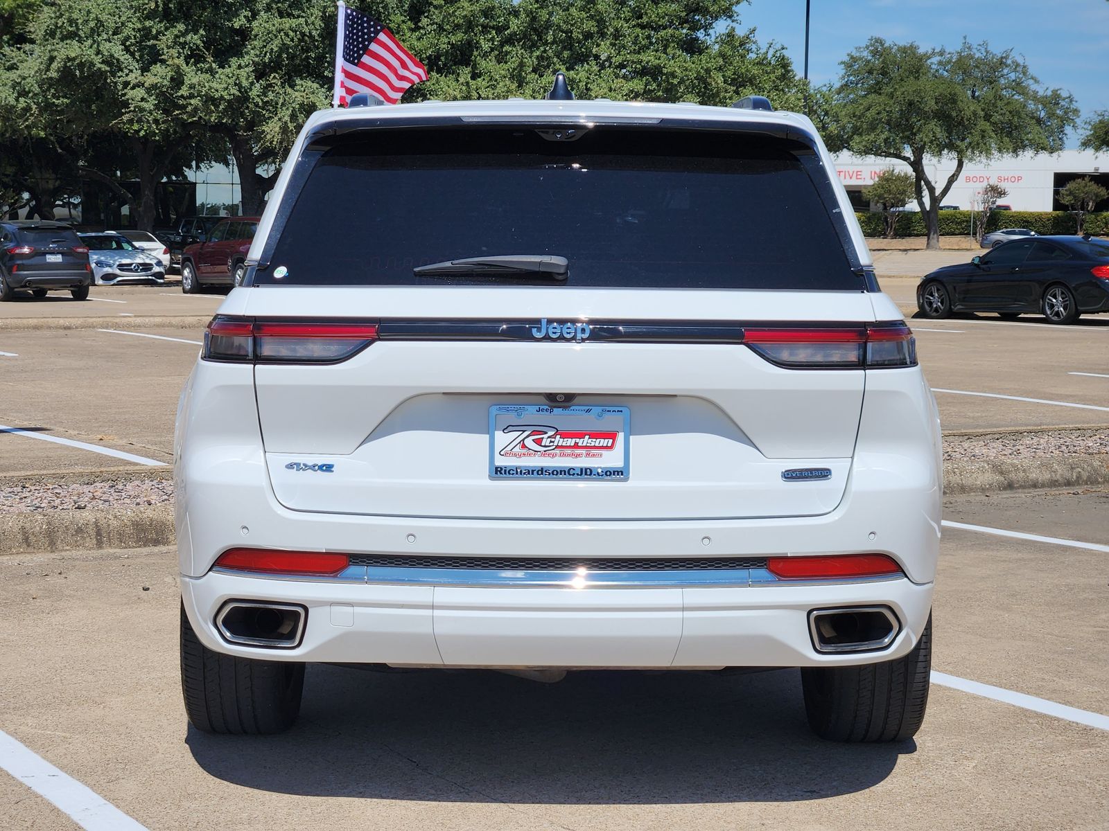 Used 2022 Bright White Jeep Overland image 5