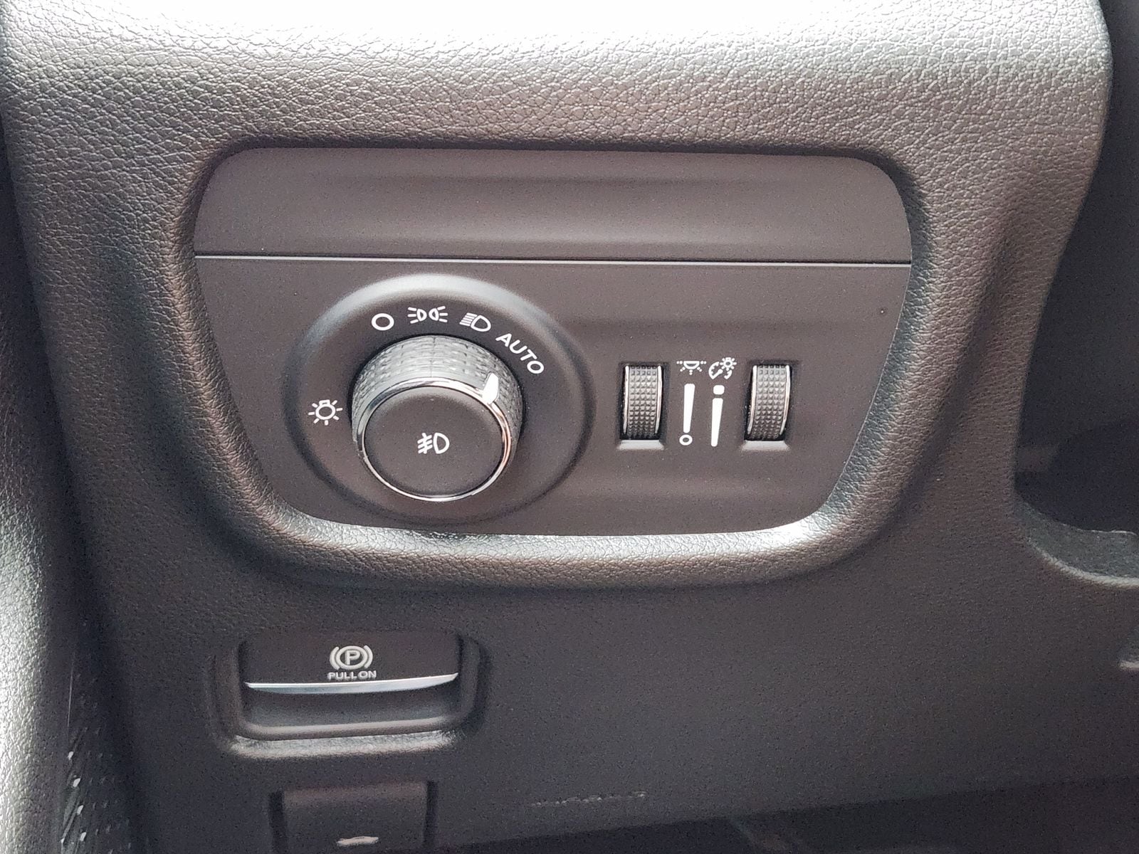 Used 2025 Bright White Jeep Limited image 31