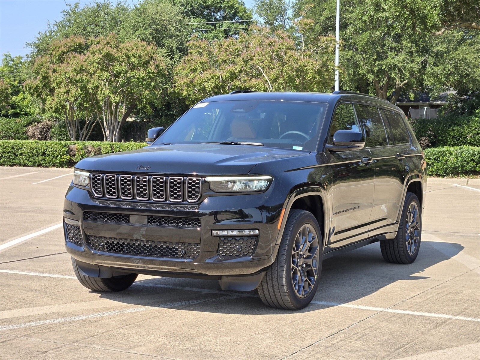 2025 Jeep Grand Cherokee L Summit photo 2