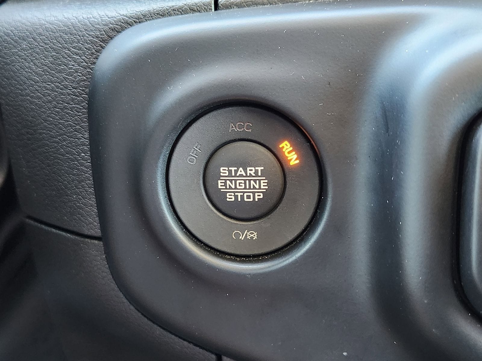 Used 2023 Sting-Gray Clearcoat Jeep  image 32