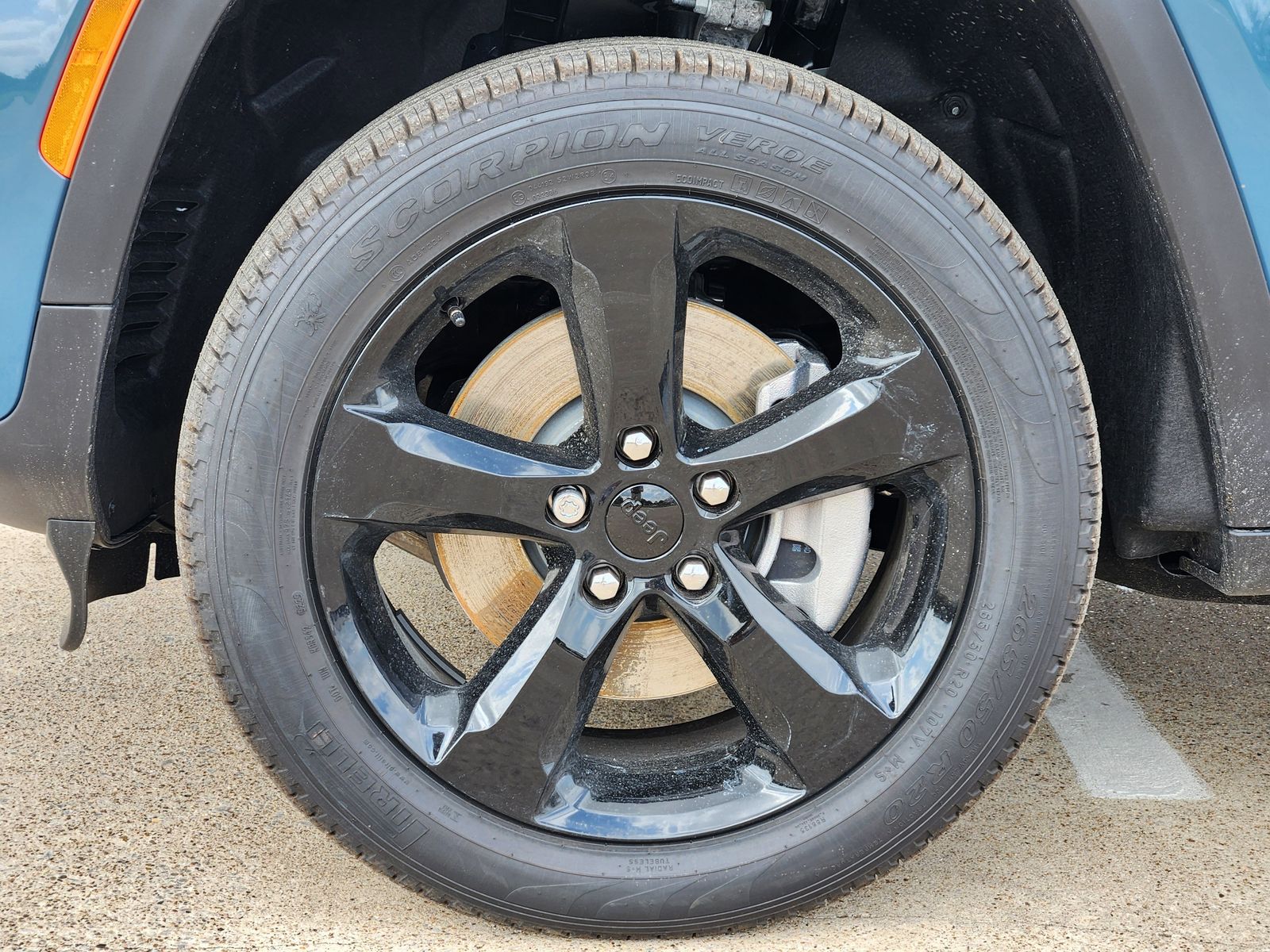 New 2026 Steel Blue Jeep L LIMITED 4X2 image 19