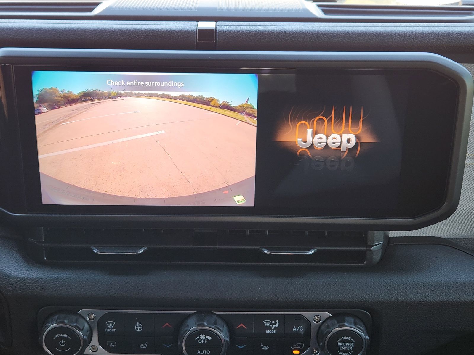 New 2026 41 Jeep 4-DOOR SPORT S image 25