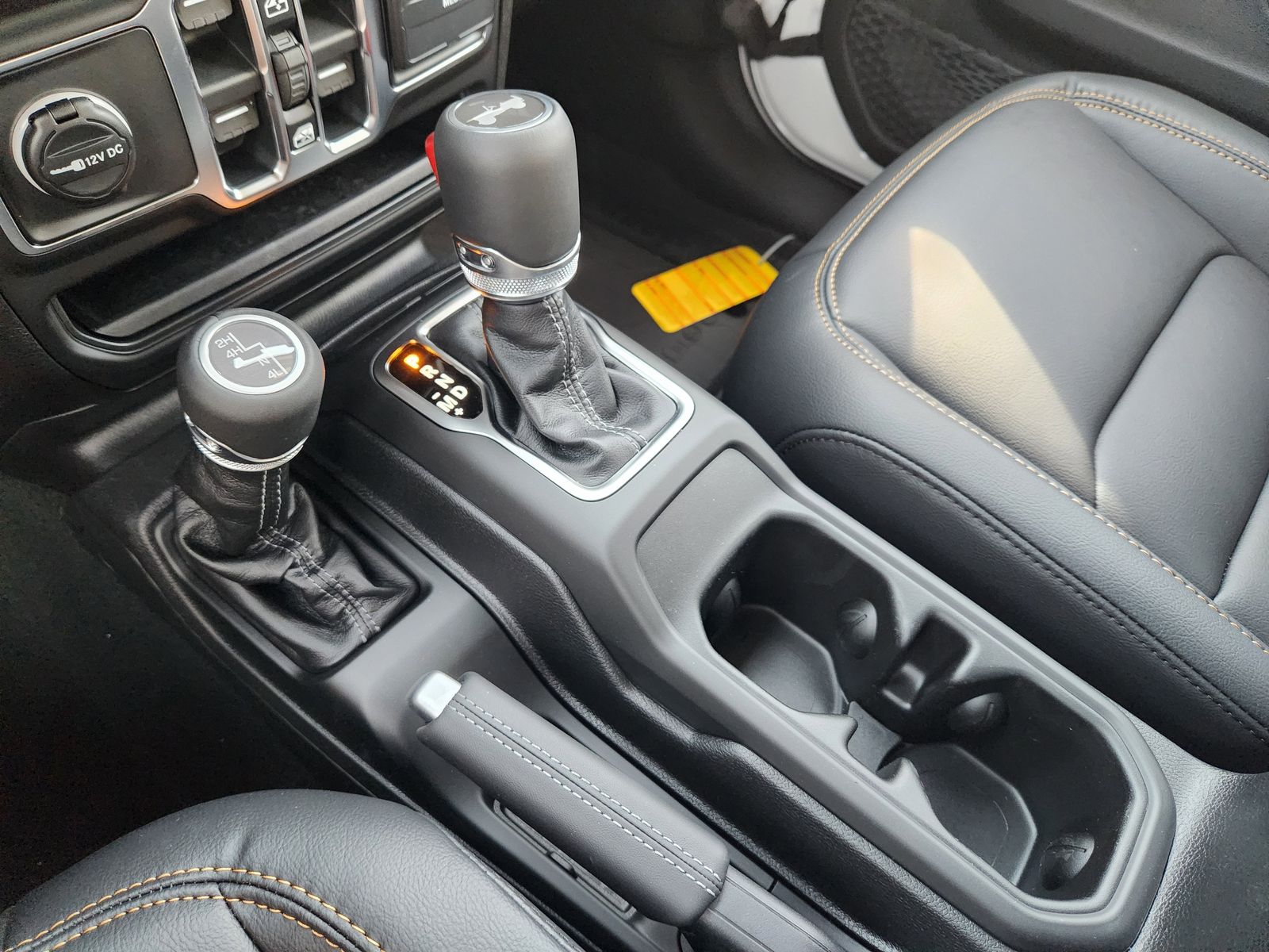 New 2026 Bright White Jeep 4-DOOR SAHARA image 28