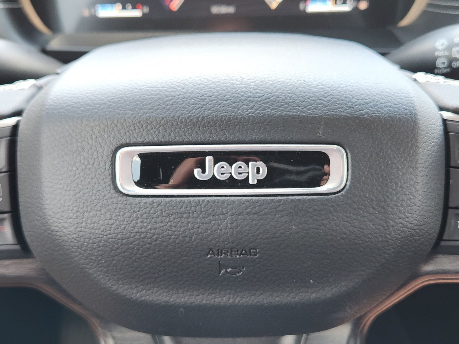 Used 2024 Midnight Sky Jeep Limited image 38
