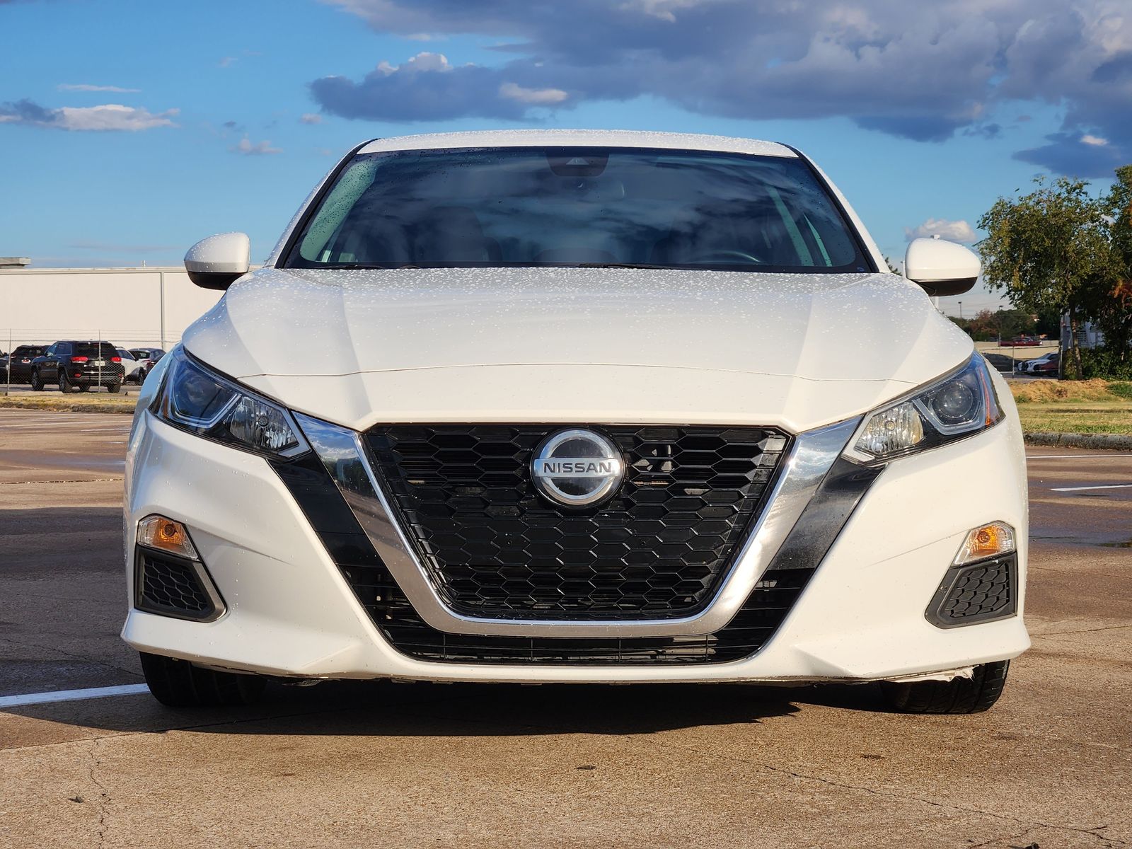 Used 2021 Glacier White Nissan 2.5 S image 7