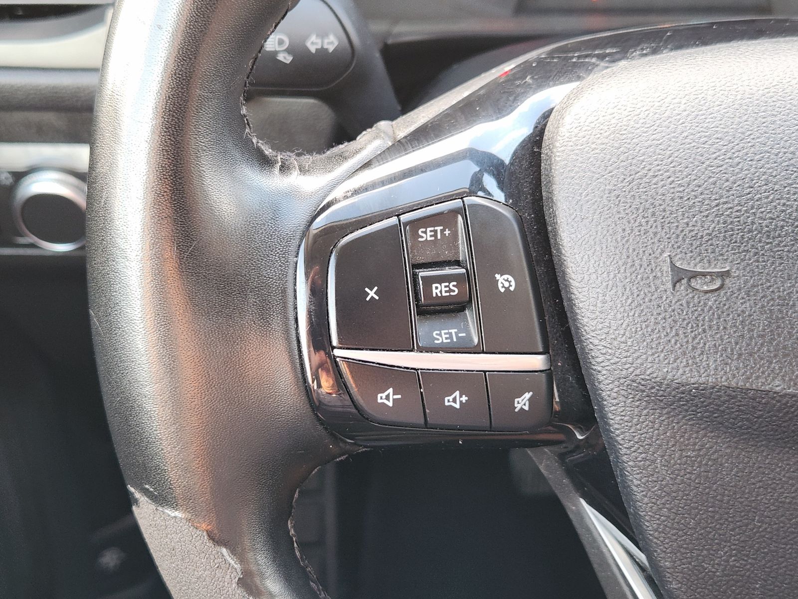 Used 2022 Carbonized Gray Ford SE image 34