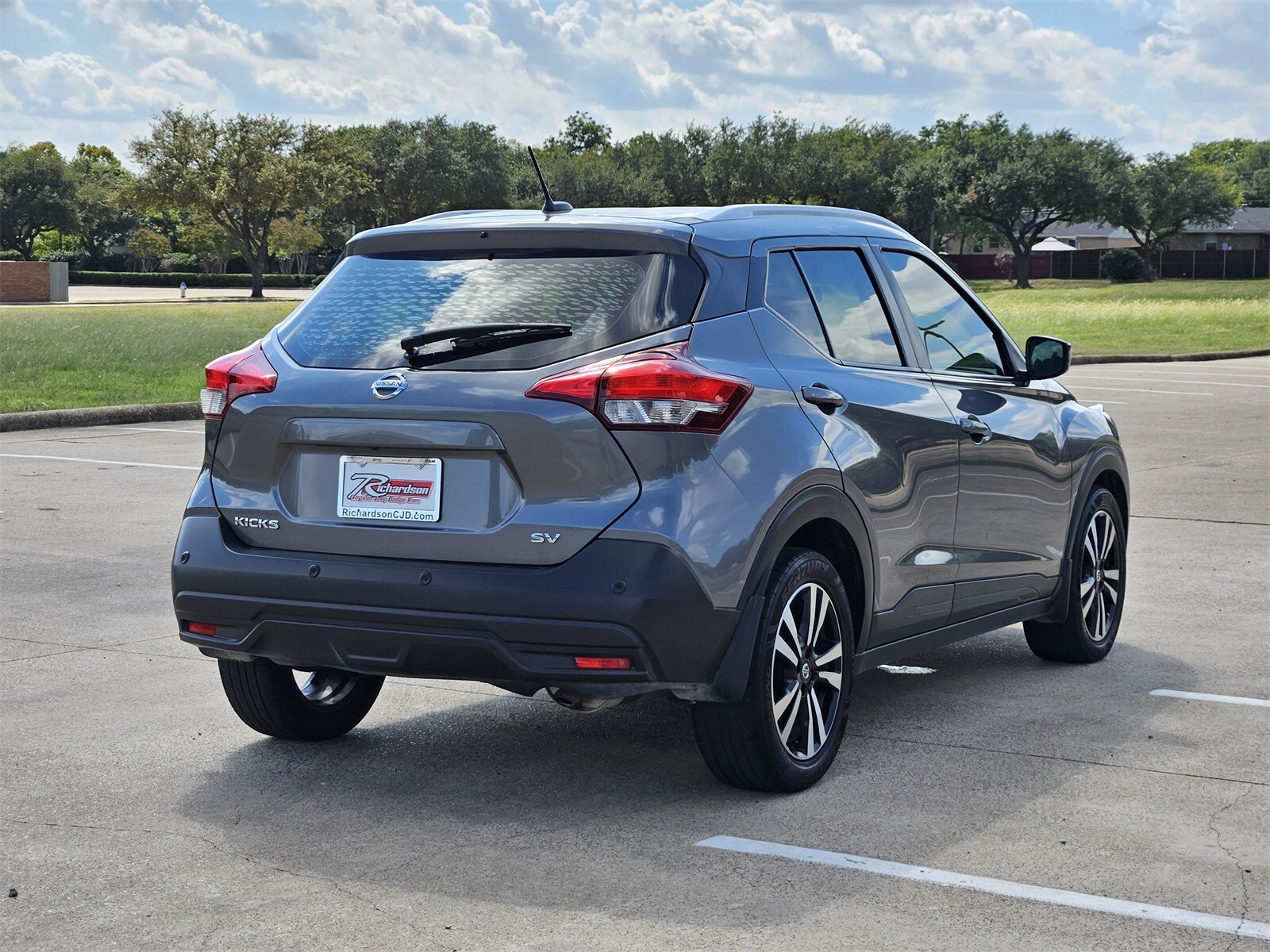 2020 Nissan Kicks SV photo 3
