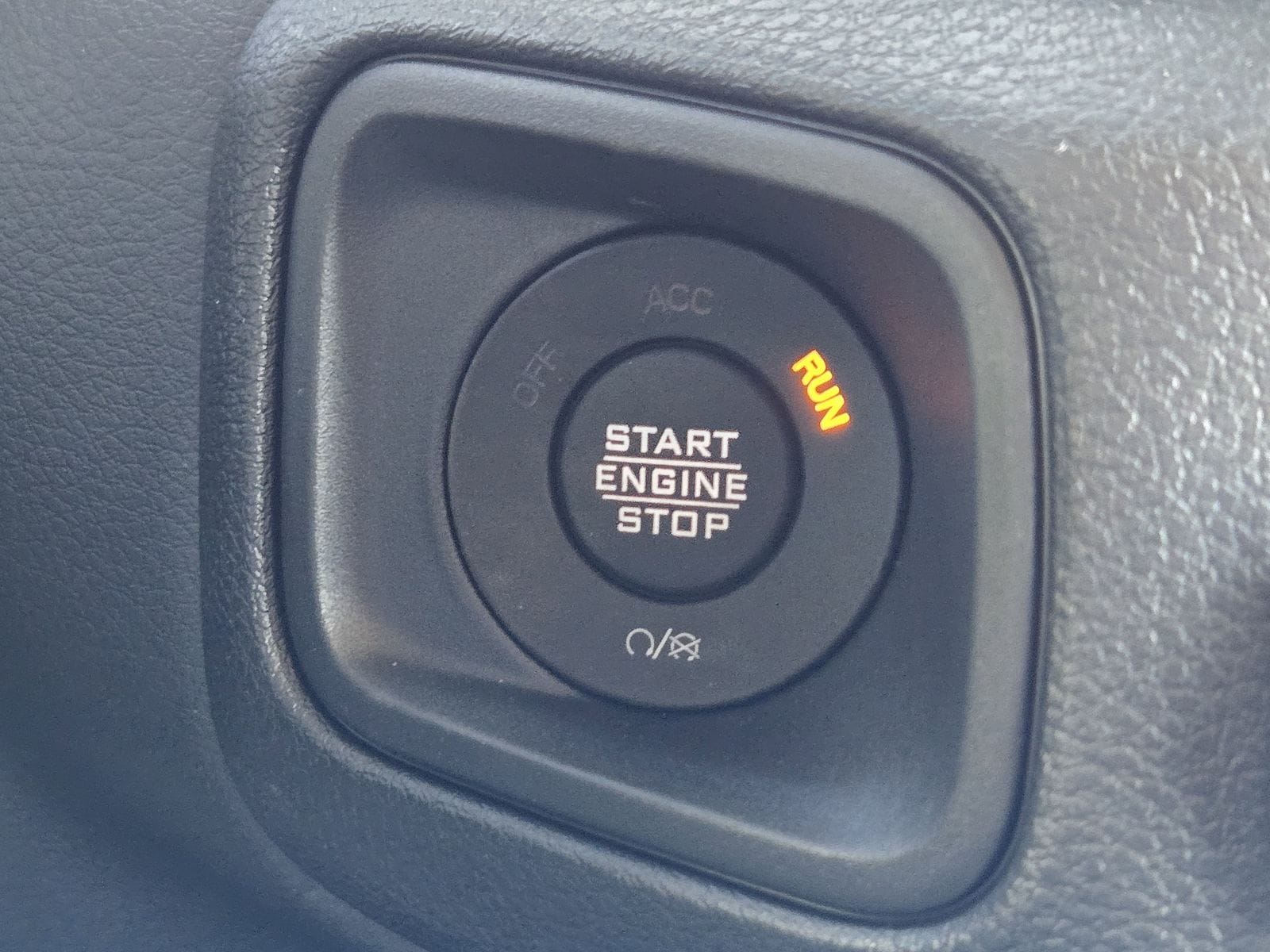 New 2026 Bright White Jeep 4-DOOR SPORT S image 22