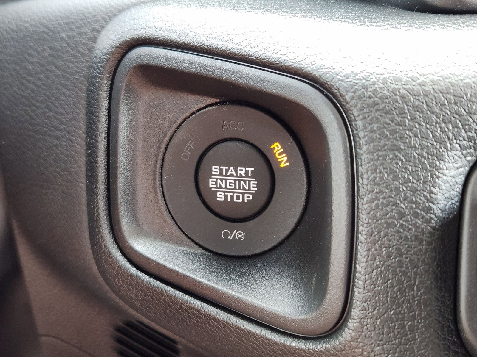 New 2026 Granite Crystal Jeep 4-DOOR SPORT image 28