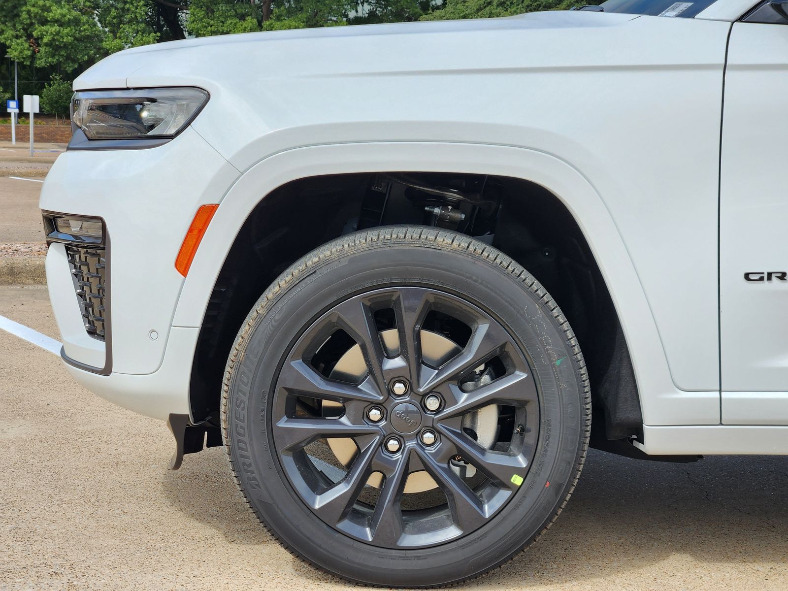 New 2026 Bright White Jeep L LIMITED RESERVE 4X4 image 8