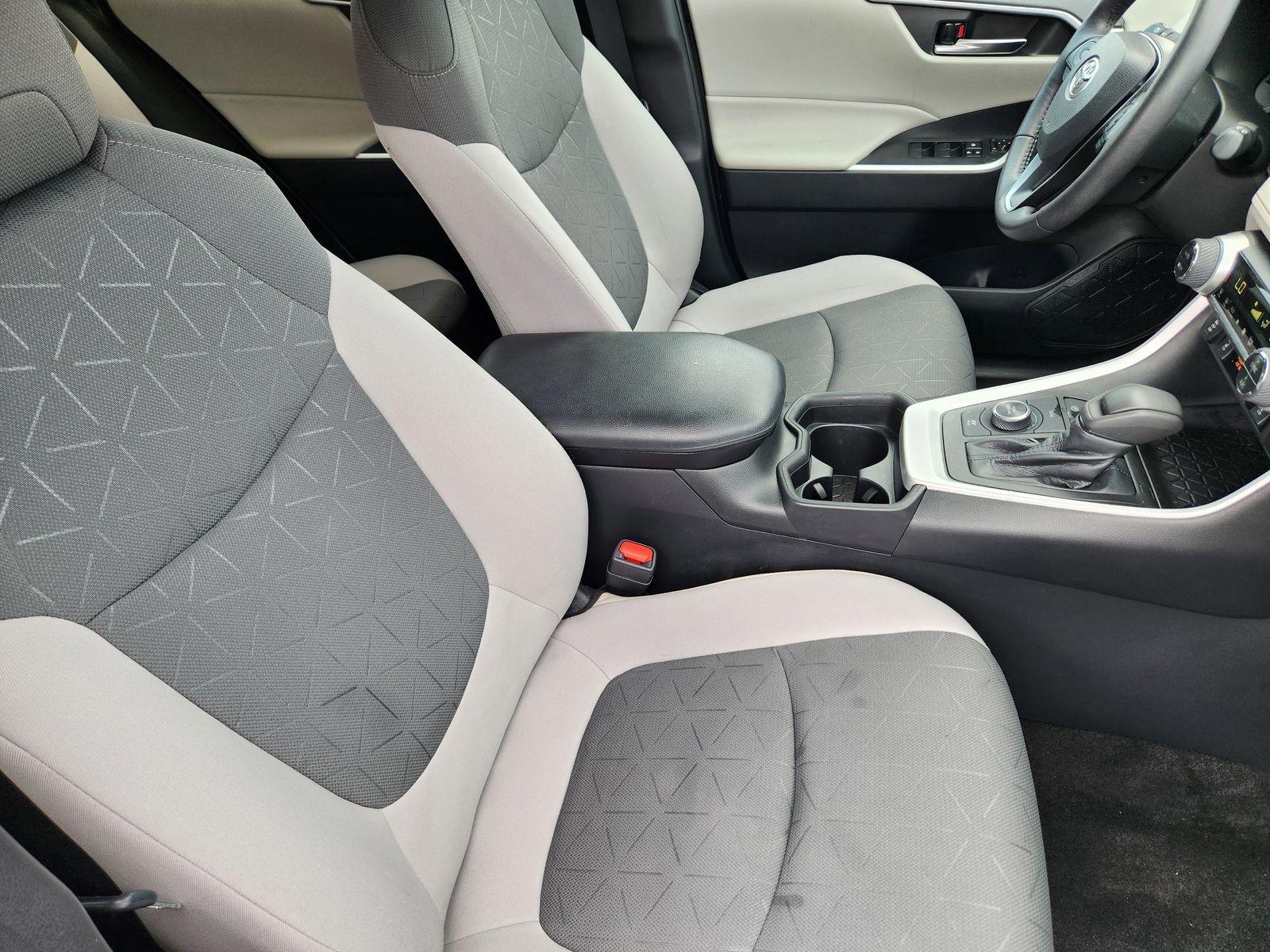 Used 2021 Silver Sky Metallic Midnight Black Metallic Toyota XLE image 23