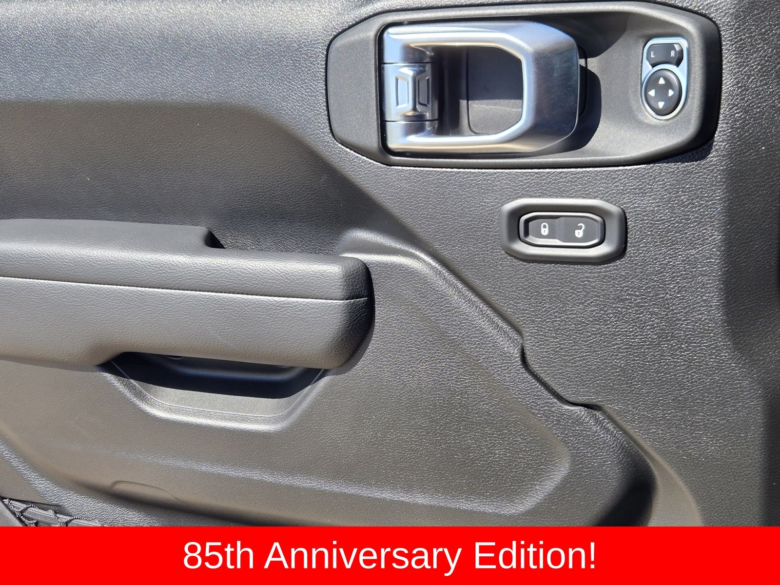 New 2026 Granite Crystal Jeep 85TH ANNIVERSARY EDITION 4X4 image 31