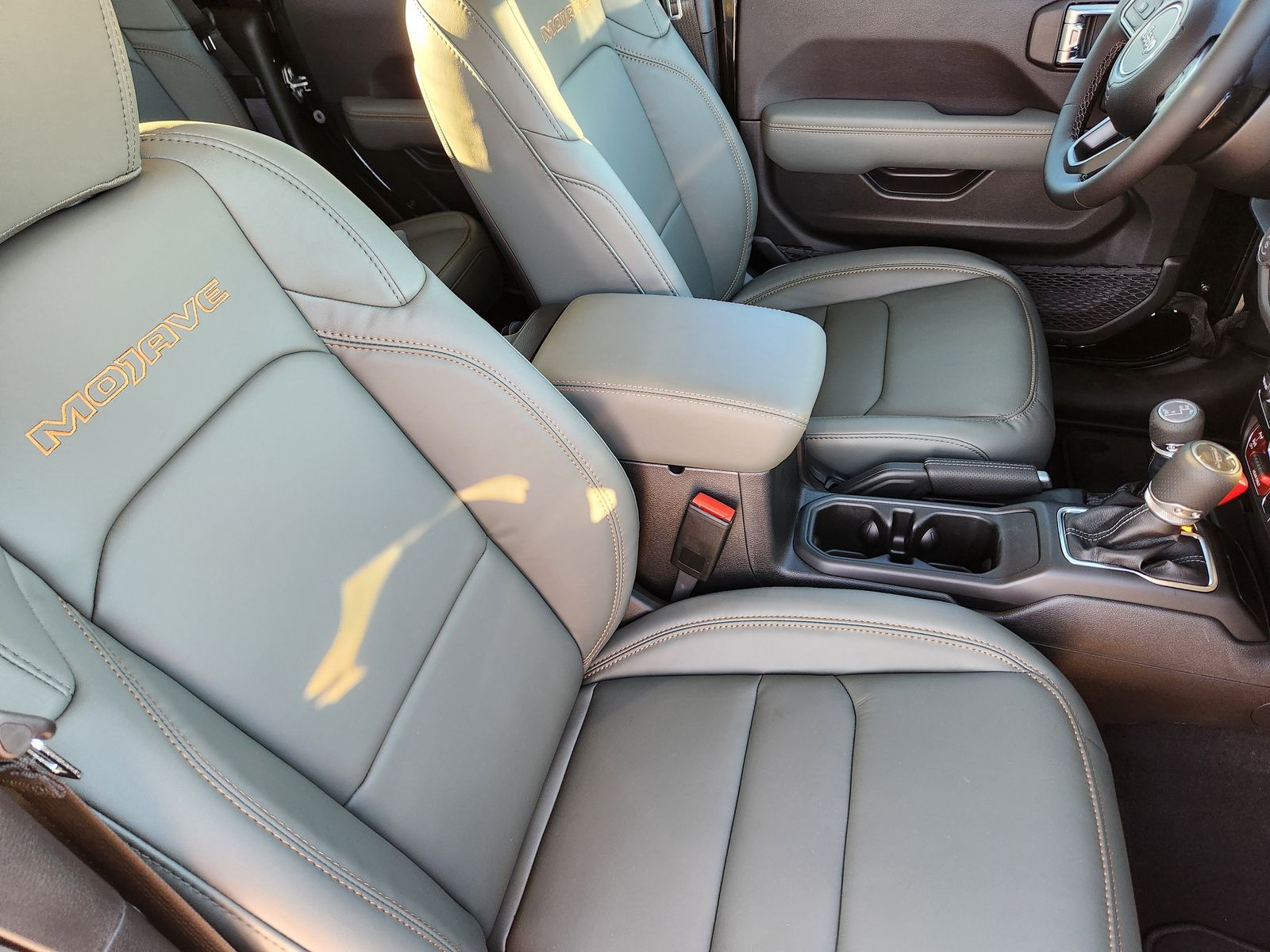 New 2026 Black Jeep MOJAVE 4X4 image 23