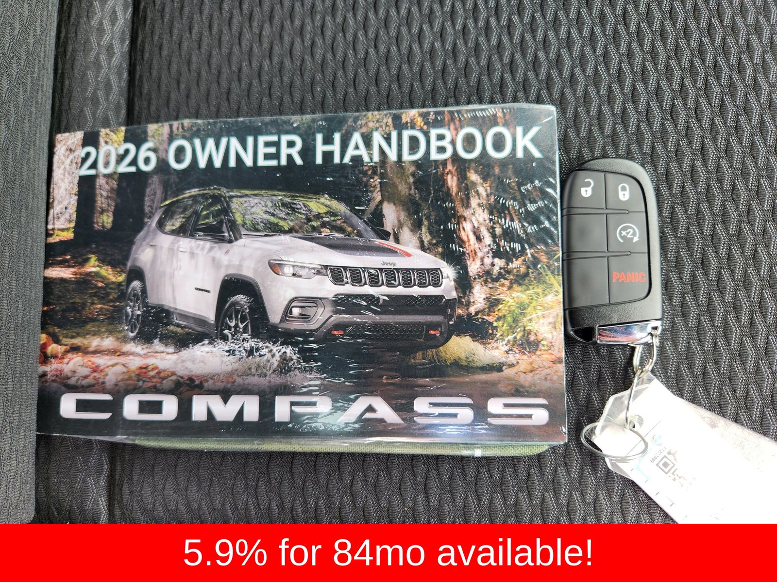 New 2026 Hydro Blue Pearlcoat Jeep LATITUDE ALTITUDE 4X4 image 42