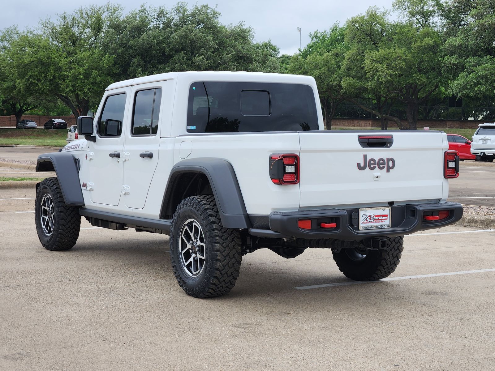 View vehicle photo 4