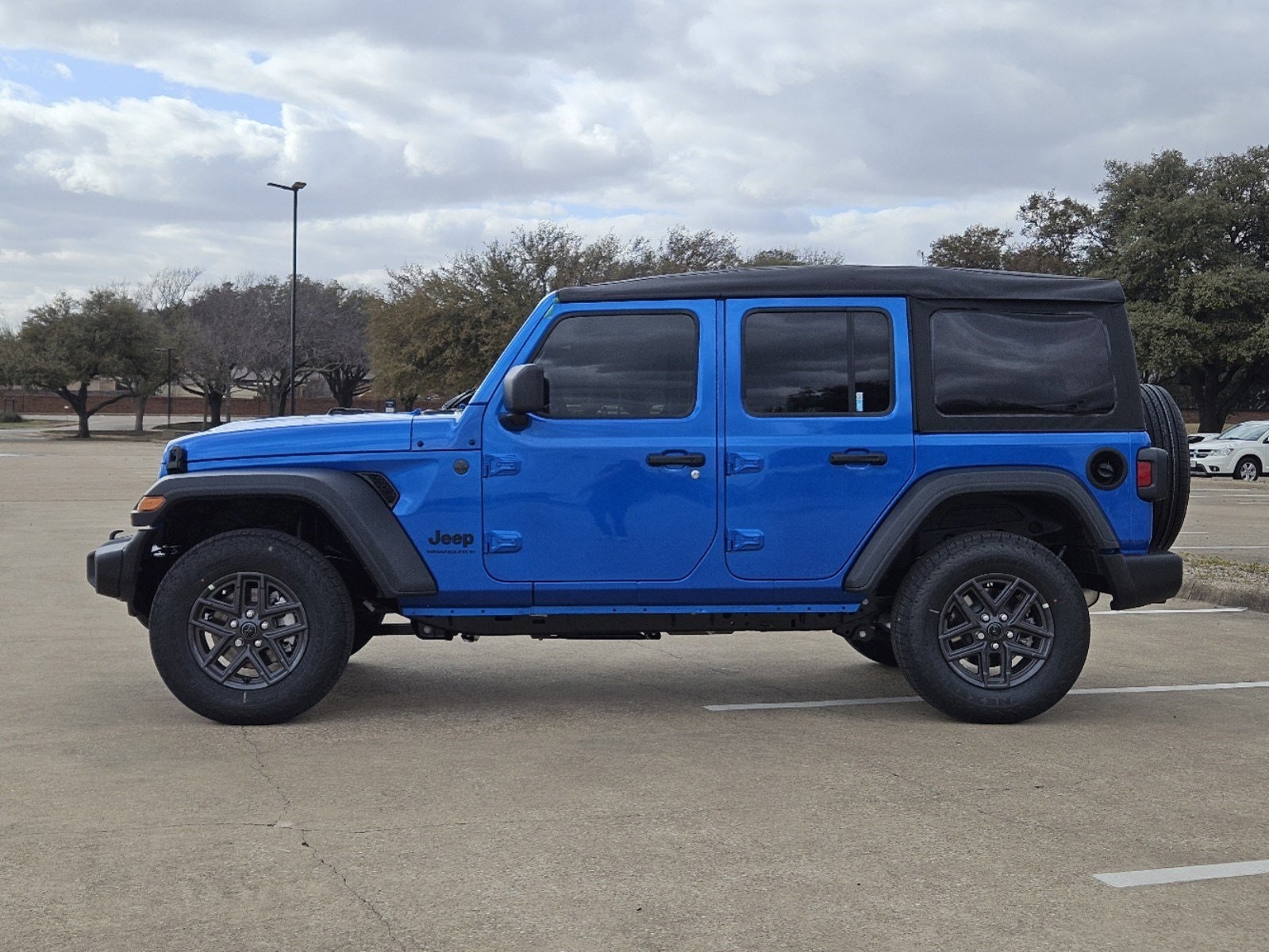 2025 Jeep Wrangler Sport S photo 3