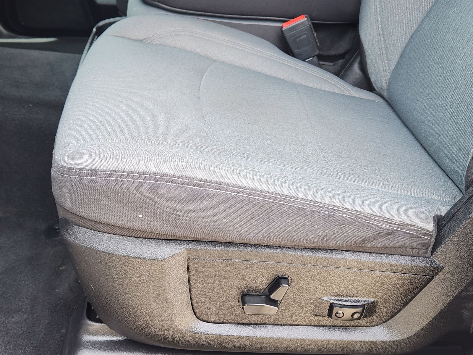 Used 2023 Bright White Ram Big Horn image 36